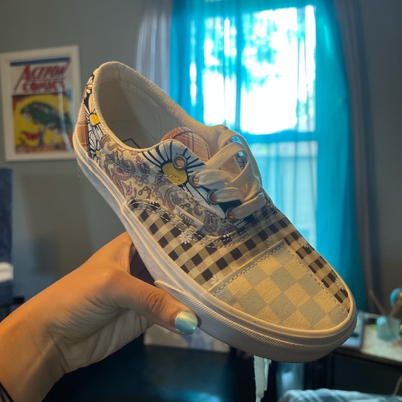 Authentic floral patchwork vans - Picture 2 of 4